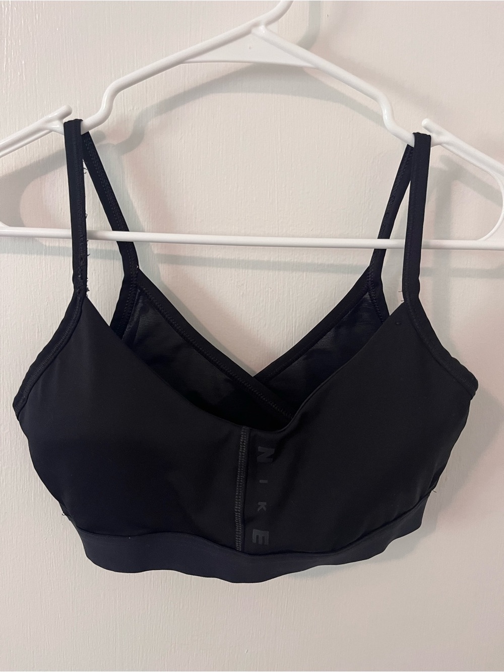 Nike Black Sports Bra Thin Straps Cross Back Cutouts Dri-fit Medium